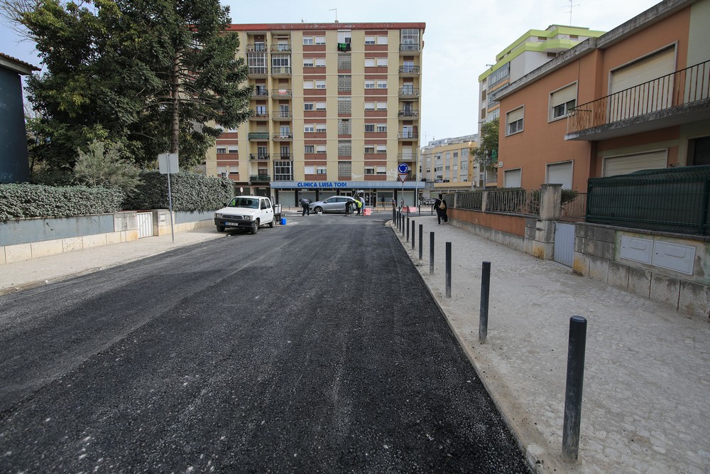 Repavimentações nas ruas dos Arcos, Jorge de Sousa e Oliveira Martins