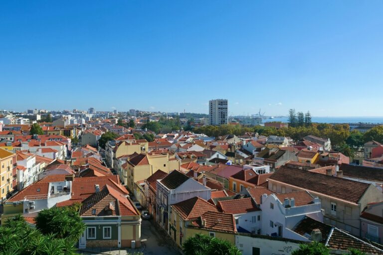 Vista geral da cidade de Setúbal - centro histórico - Troino