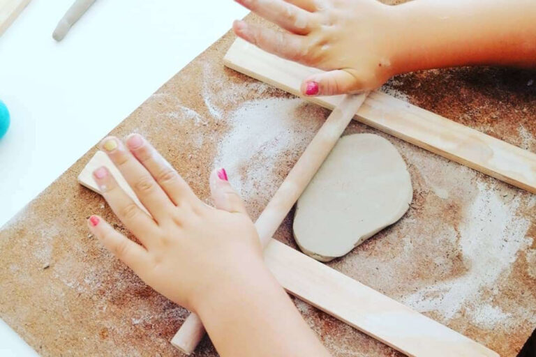 Ateliers de Barro Caras de Coelho - Páscoa 2023