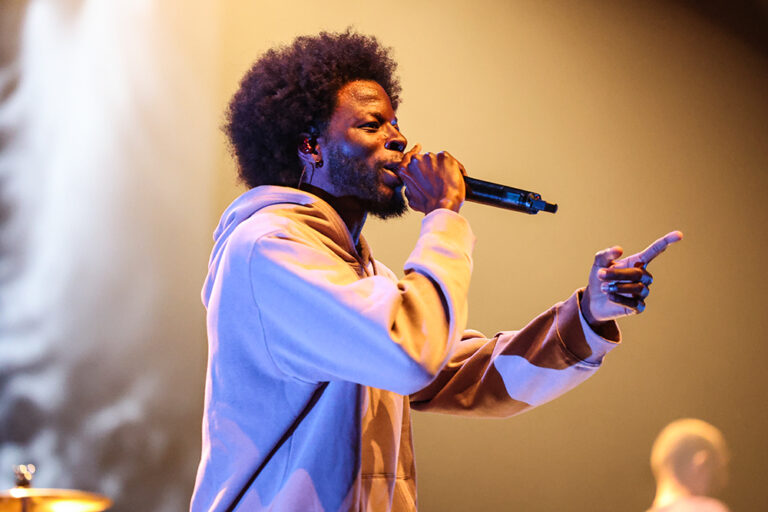 Espetáculo do rapper Papillon no Fórum Municipal Luísa Todi, no âmbito do programa m@rço.28, comemorativo do Mês da Juventude em Setúbal.