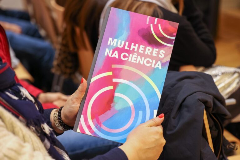 Mulheres na Ciência - apresentação de livro - Comemorações do Dia Internacional da Mulher 2023