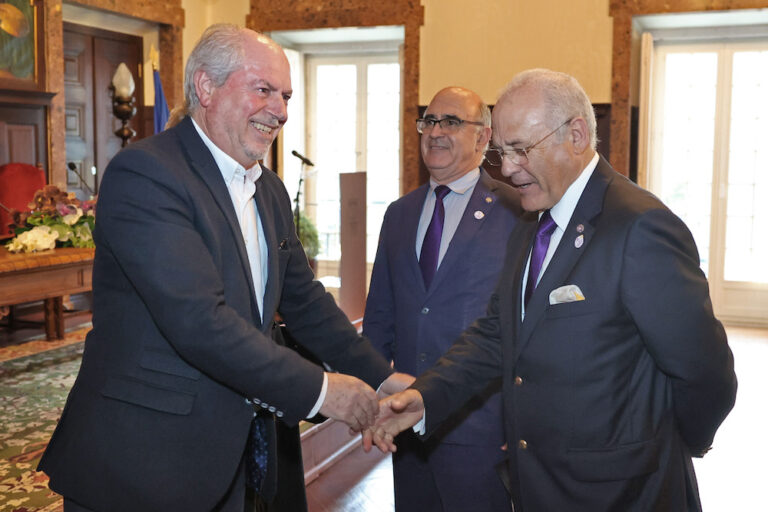 Aniversário do Rotary Club de Setúbal - receção do governador rotário do Distrito 1960 nos Paços do Concelho pelo presidente da Câmara Municipal de Setúbal, André Martins