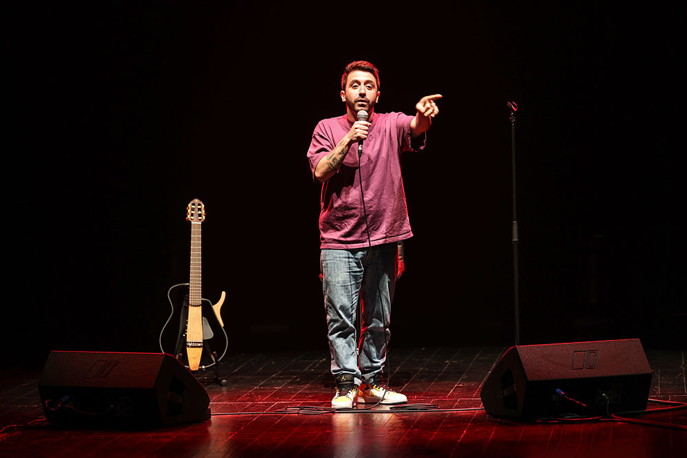 Gilmário Vemba apresenta "Temas" no Fórum Luísa Todi