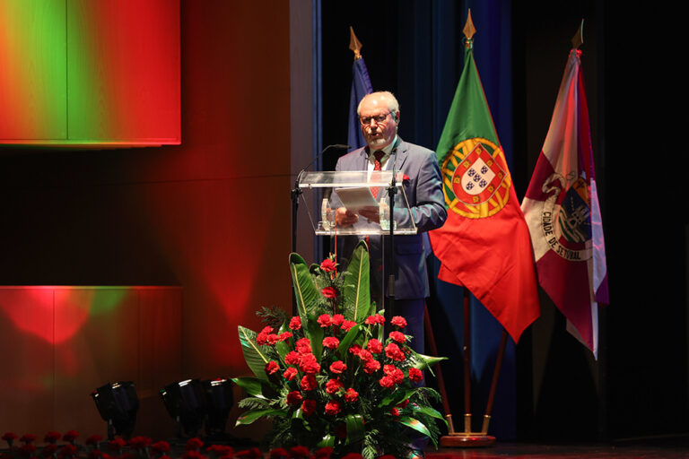 Venham Mais Vinte e Cincos - Comemorações dos 49 anos do 25 de Abril - sessão solene da Assembleia Municipal - Presidente da Câmara Municipal de Setúbal, André Martins