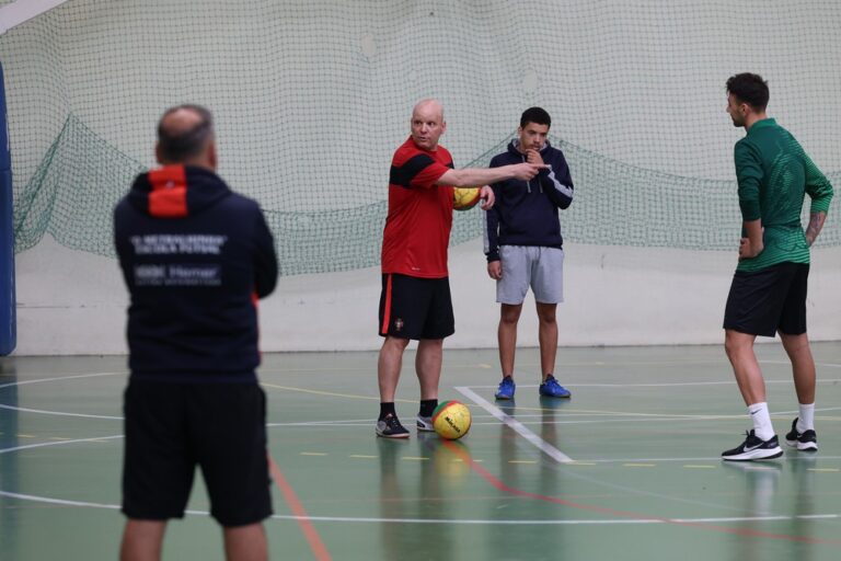 Selecionador Jorge Braz dá aula em Setúbal