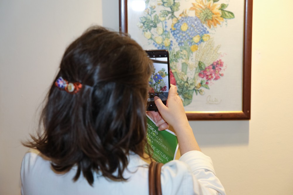 Inauguração da sexta exposição de artes plásticas dos trabalhadores da Câmara Municipal, "Entre Nós", na Biblioteca Pública