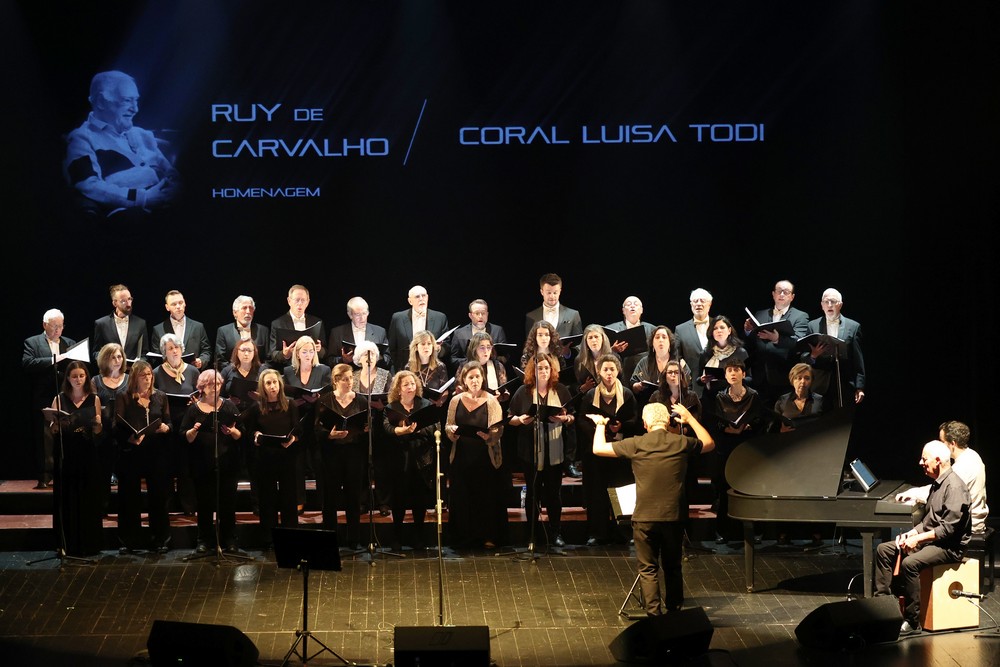 Coral Luísa Todi na homenagem a Ruy de Carvalho