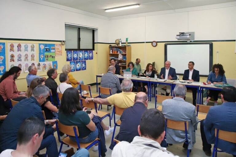 "Ouvir a População, Construir o Futuro" | reunião na Escola Básica de Brejos do Clérigo - Azeitão