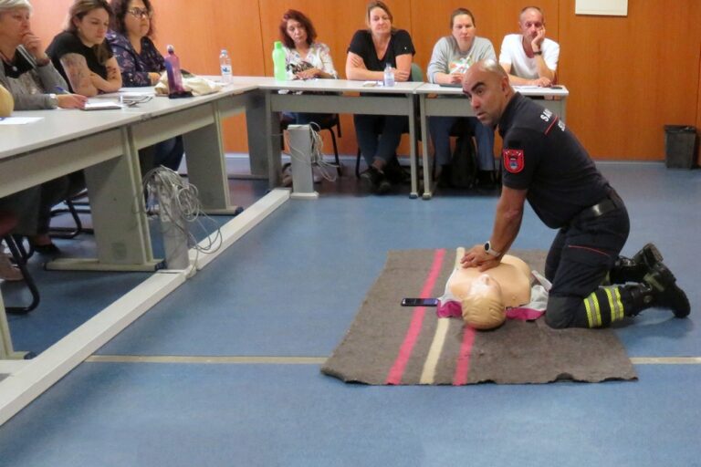 Workshop “Primeiros Socorros”, ministrado pela Companhia de Bombeiros Sapadores de Setúbal, com a participação de 17 munícipes