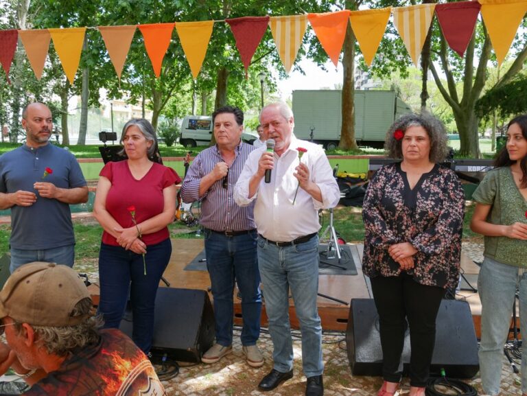 Venham Mais Vinte e Cincos - Comemorações dos 49 anos do 25 de Abril - Piquenique e Arraial da Liberdade