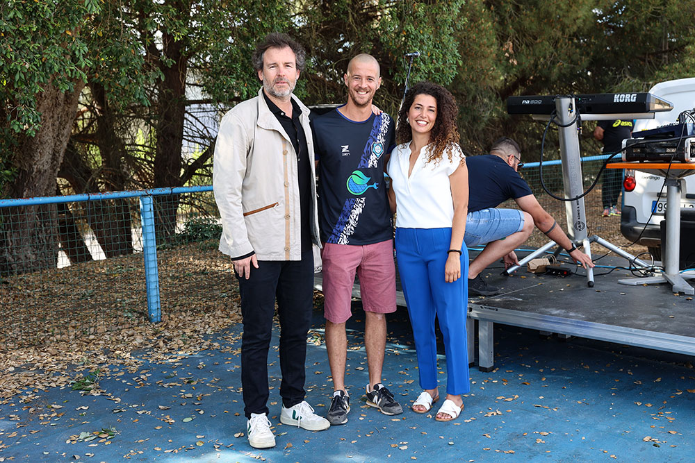 Vereador Pedro Pina e os presidentes da coletividade, Fábio Silva, e da Junta de Freguesia do Sado, Marlene Caetano, no 75.º aniversário do Clube Cultural, Desportivo e Recreativo das Curvas