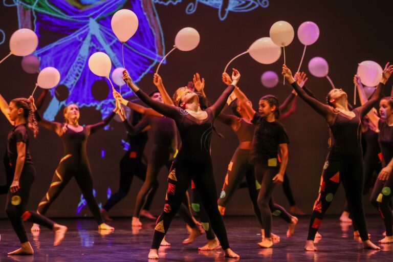 Dia Mundial da Dança - Academia de Dança Contemporânea de Setúbal - "Geometria Encantada")