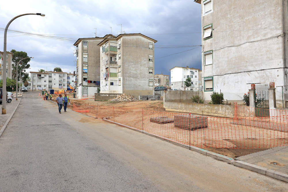Requalificação de espaço público na Rua Raul Brandão, no Bairro Humberto Delgado