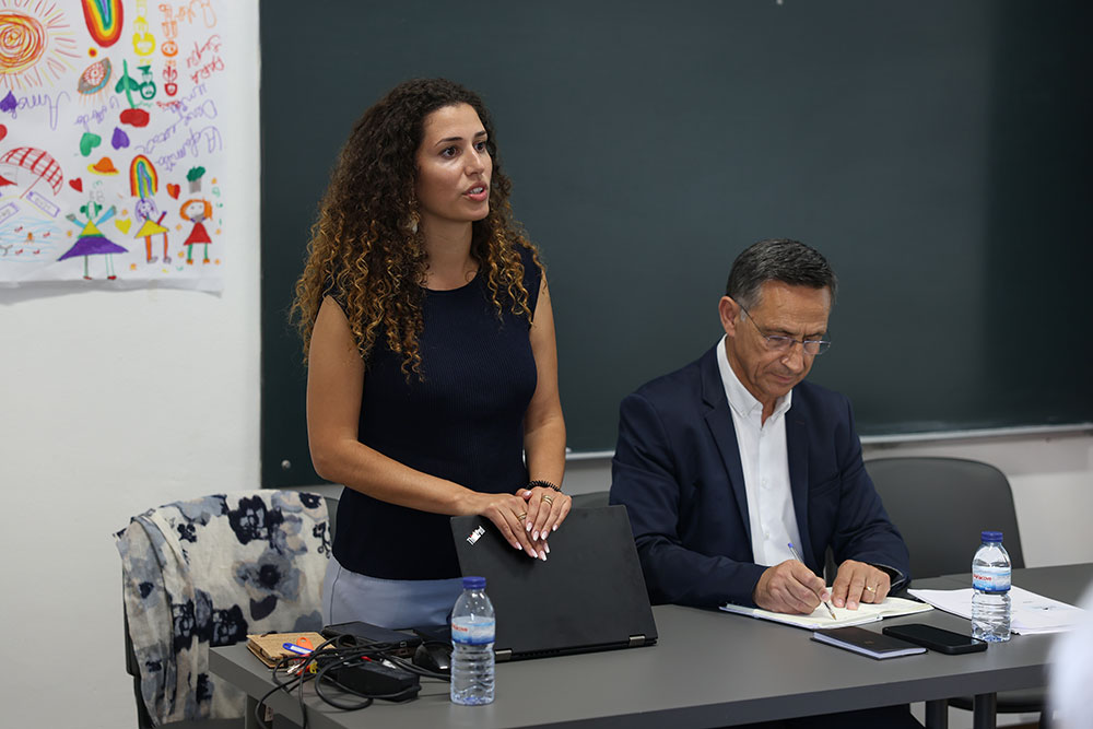 Vereador Carlos Rabaçal e presidente da Junta de Freguesia do Sado, Marlene Caetano, na apresentação do projeto de requalificação da zona da Rua Tomás Ribeiro, onde vai surgir um parque urbano