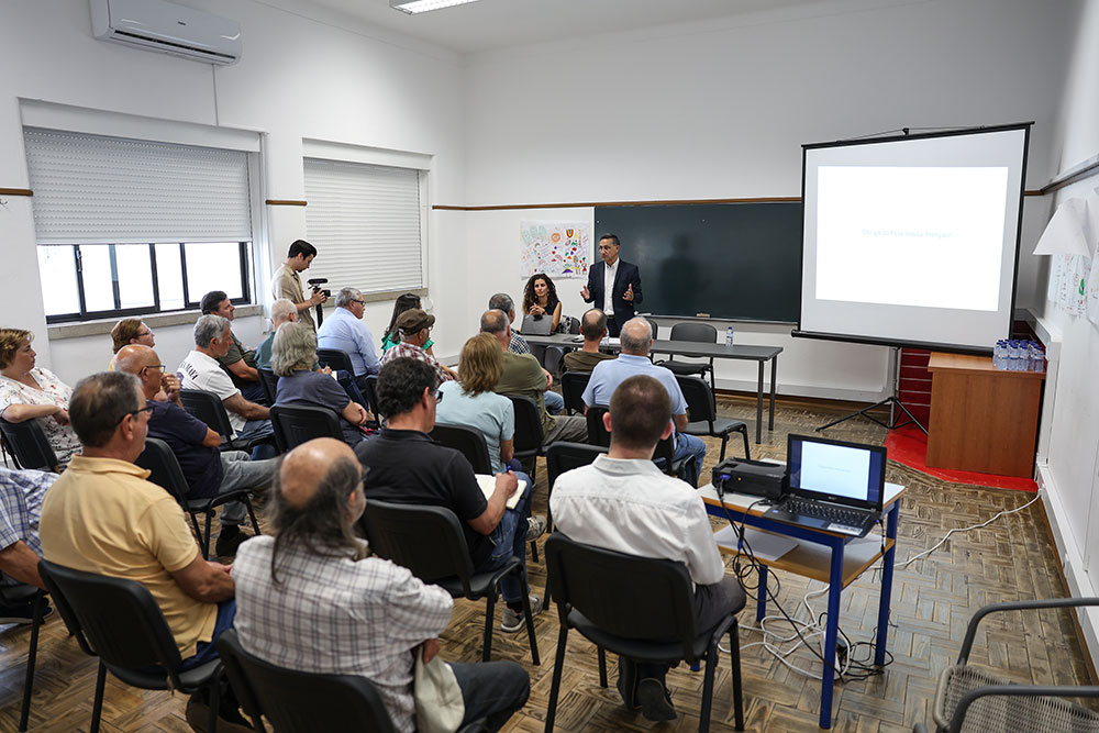Câmara Municipal e a Junta de Freguesia do Sado apresentaram à população um projeto de requalificação do espaço entre a Rua Tomás Ribeiro e a linha de caminho de ferro, onde vai surgir um parque urbano