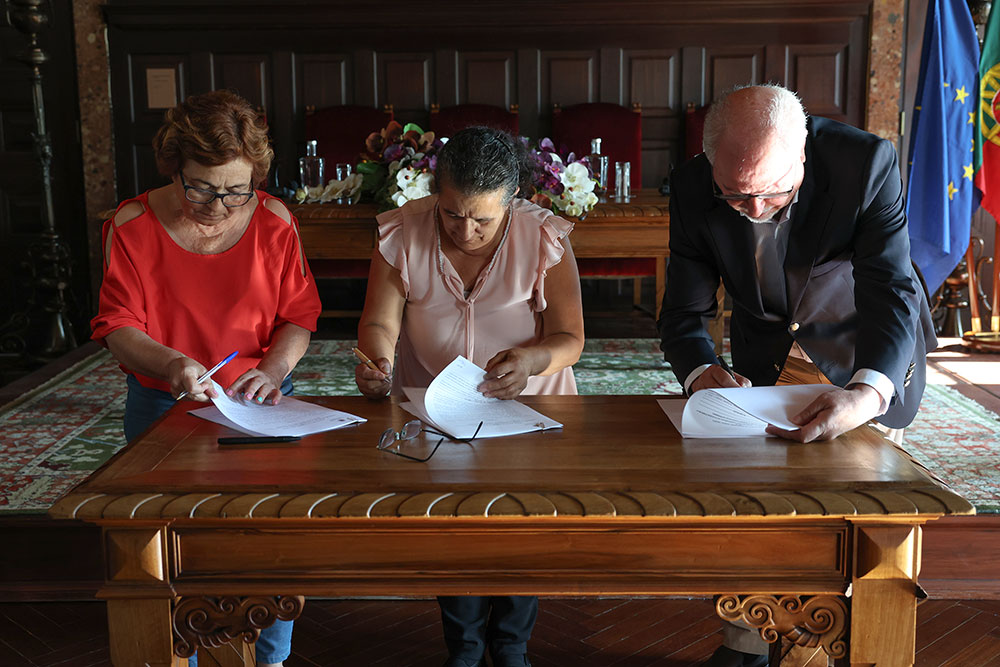 Presidente da Câmara, André Martins, na assinatura do Acordo Coletivo de Empregador Público com o Sindicato dos Trabalhadores em Funções Públicas e Sociais do Sul e Regiões Autónomas