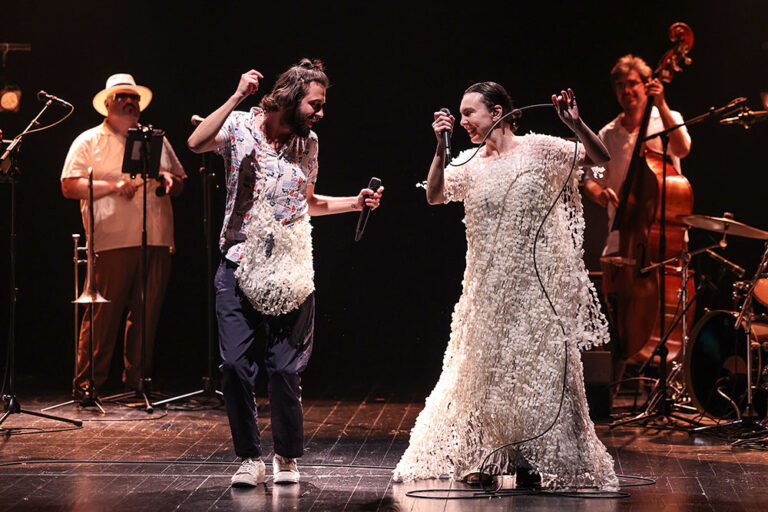 Festival Língua Terra | Adriana Calcanhoto e Salvador Sobral