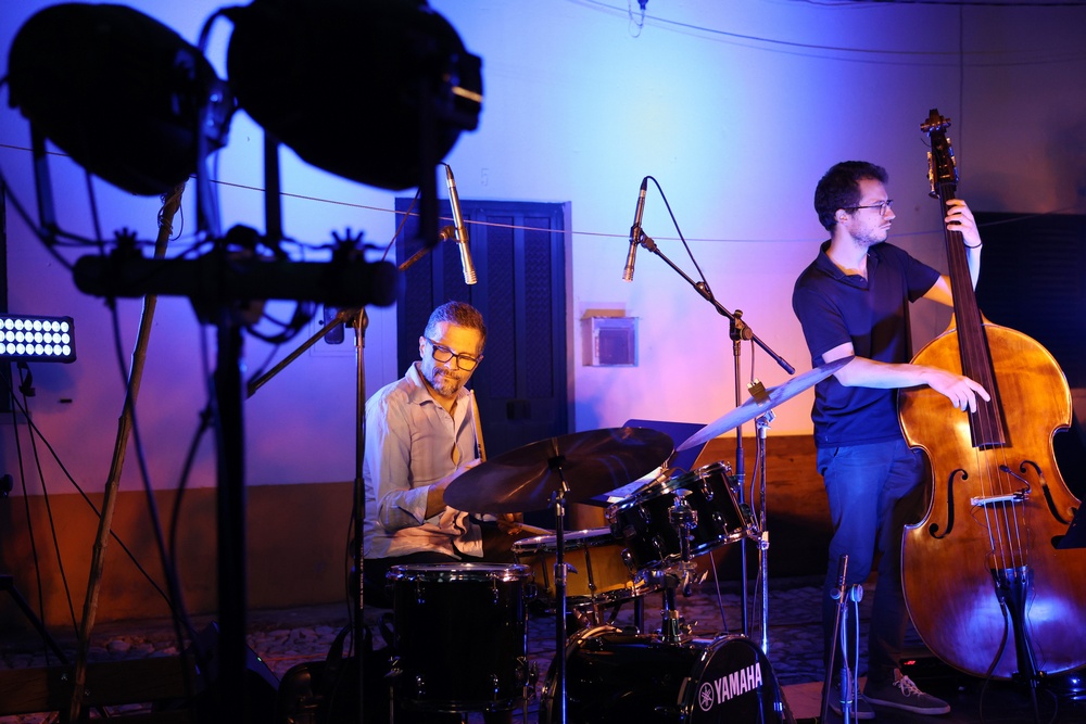 Jazz na Vila | Francisco Neves com André Pepe, contrabaixo, e Ale Damasceno, bateria