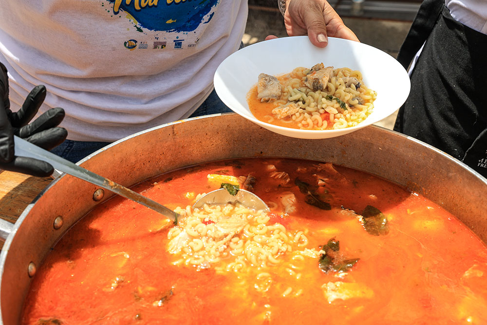 Mostra de Tradições Marítimas - Corrida de botes e almoço