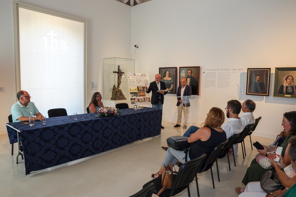 A Brecha da Arrábida a Património Mundial - entrega da certificação da UNESCO ao presidente da Câmara Municipal de Setúbal, André Martins, por José Júlio Alferes