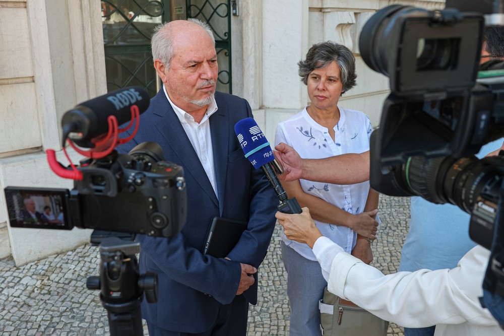 Presidente e vice-presidente da Câmara, André Martins e Carla Guerreiro, falaram com a ministra da Coesão Territorial, Ana Abrunhosa, sobre o pagamento dos suplementos remuneratórios aos bombeiros municipais