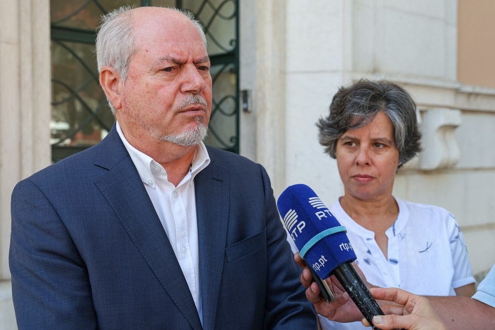 Presidente e vice-presidente da Câmara, André Martins e Carla Guerreiro, falaram com a ministra da Coesão Territorial, Ana Abrunhosa, sobre o pagamento dos suplementos remuneratórios aos bombeiros municipais