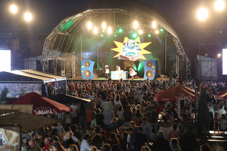 Feira de Sant'Iago 2023 - 29 de julho - "A Masha e o Urso" e a Ovelha Choné"