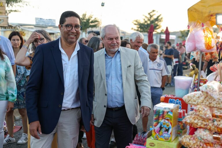 Festanima 2023 - Presidentes da Câmara e da Junta de Freguesia de São Sebastião, André Martins e Nuno Costa, na abertura, nas Escarpas de Santos Nicolau