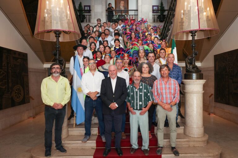 45.º Festival Internacional de Folclore de Praias do Sado – Setúbal. Presidente da Câmara, André Martins, recebeu os grupos participantes nos Paços do Concelho