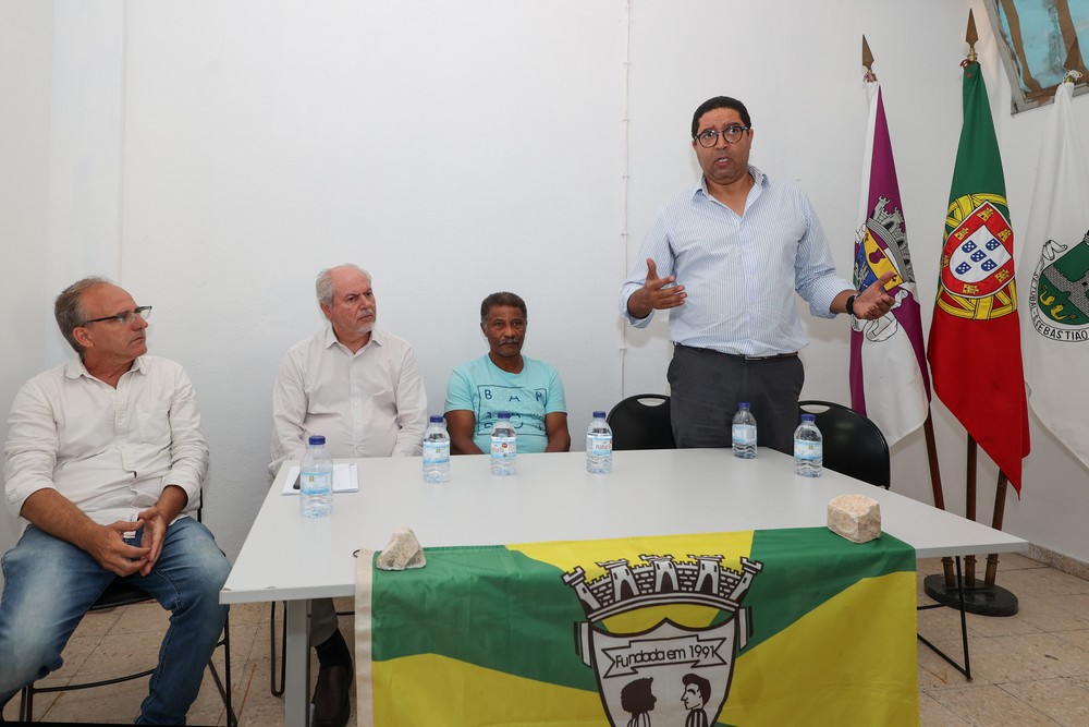 Presidente da Junta de Freguesia de S. Sebastião, Nuno Costa, discursa na inauguração da sede da Associação Desportiva e Cultural Os Africanos