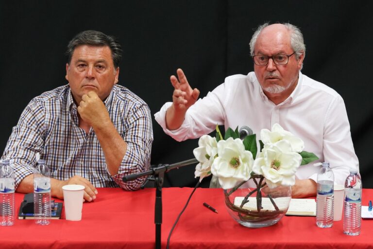 "Ouvir a População, Construir o Futuro", apresentação de uma proposta de requalificação do bairro do Montalvão - Presidente da Câmara, André Martins, com o presidente da União das Freguesias de Setúbal, Rui Canas