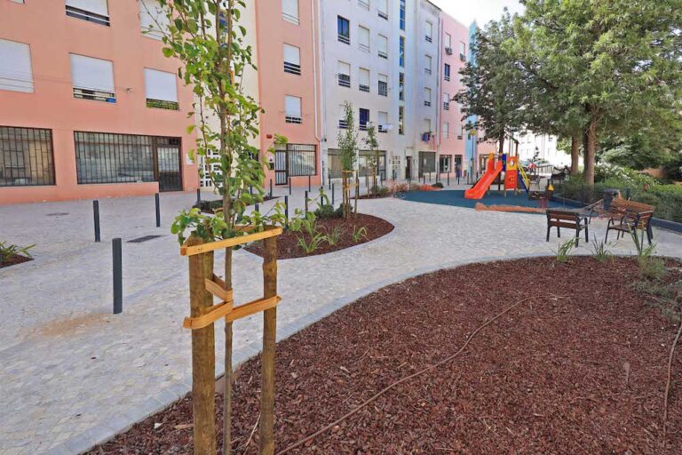 Requalificação do espaço público de ligação entre as ruas Falcão Machado e Afonso Castro, no Casal das Figueiras, proporciona melhores condições de mobilidade urbana