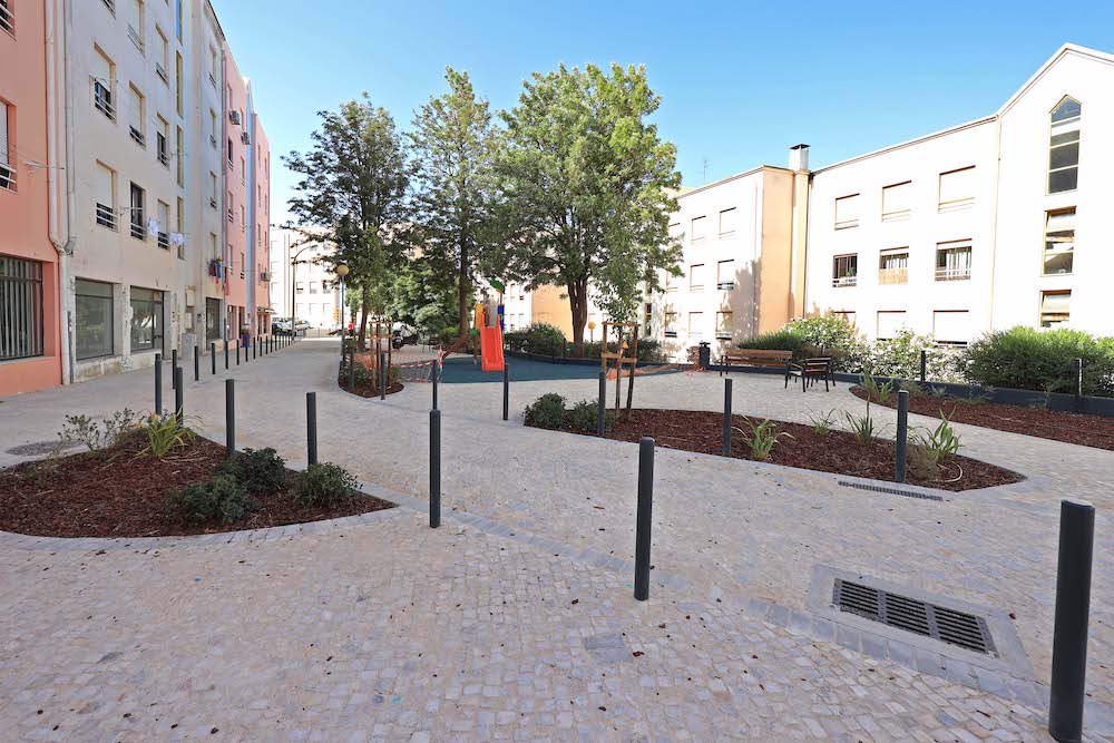 Requalificação do espaço público de ligação entre as ruas Falcão Machado e Afonso Castro, no Casal das Figueiras, proporciona melhores condições de mobilidade urbana