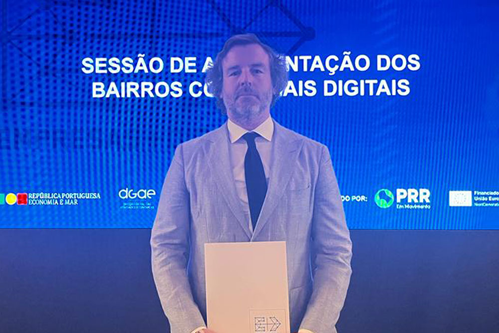Cerimónia no Porto - Bairro comercial Digital- Assinatura de contrato