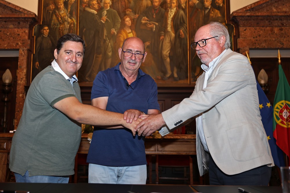 Escola a Tempo Inteiro - assinatura de protocolos de colaboração para AECs e CAF