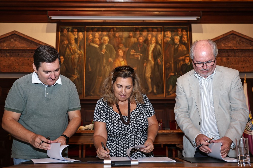 Escola a Tempo Inteiro - assinatura de protocolos de colaboração para AECs e CAF