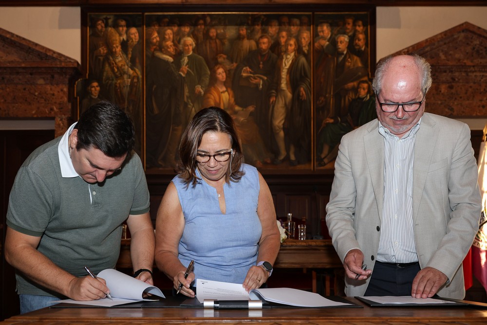 Escola a Tempo Inteiro - assinatura de protocolos de colaboração para AECs e CAF