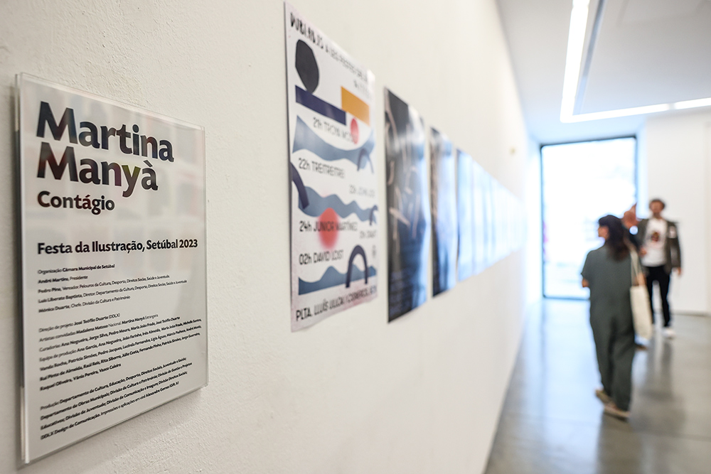Cartazes de Martina Manyà estão no Espaço João Paulo Cotrim da Casa da Cultura