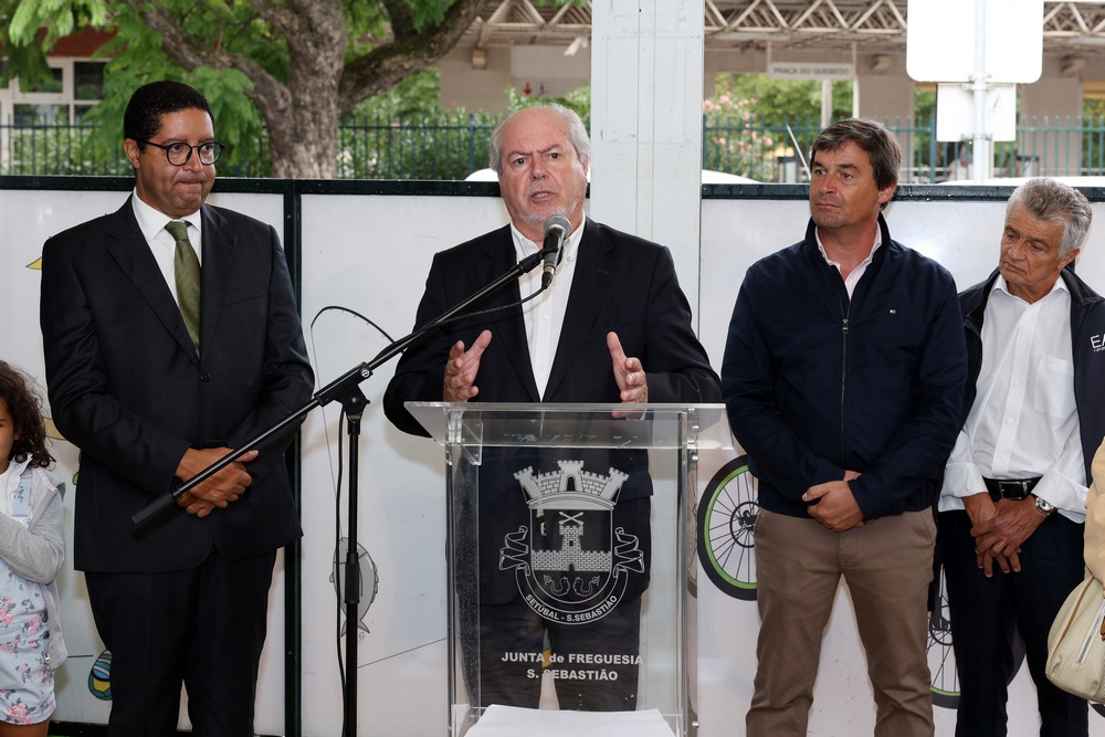 Presidente da Câmara, André Martins, na inauguração da delegação da Junta de Freguesia de São Sebastião no bairro de São Domingos