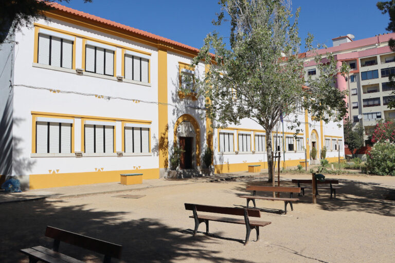 Obra na EB dos Pinheirinhos