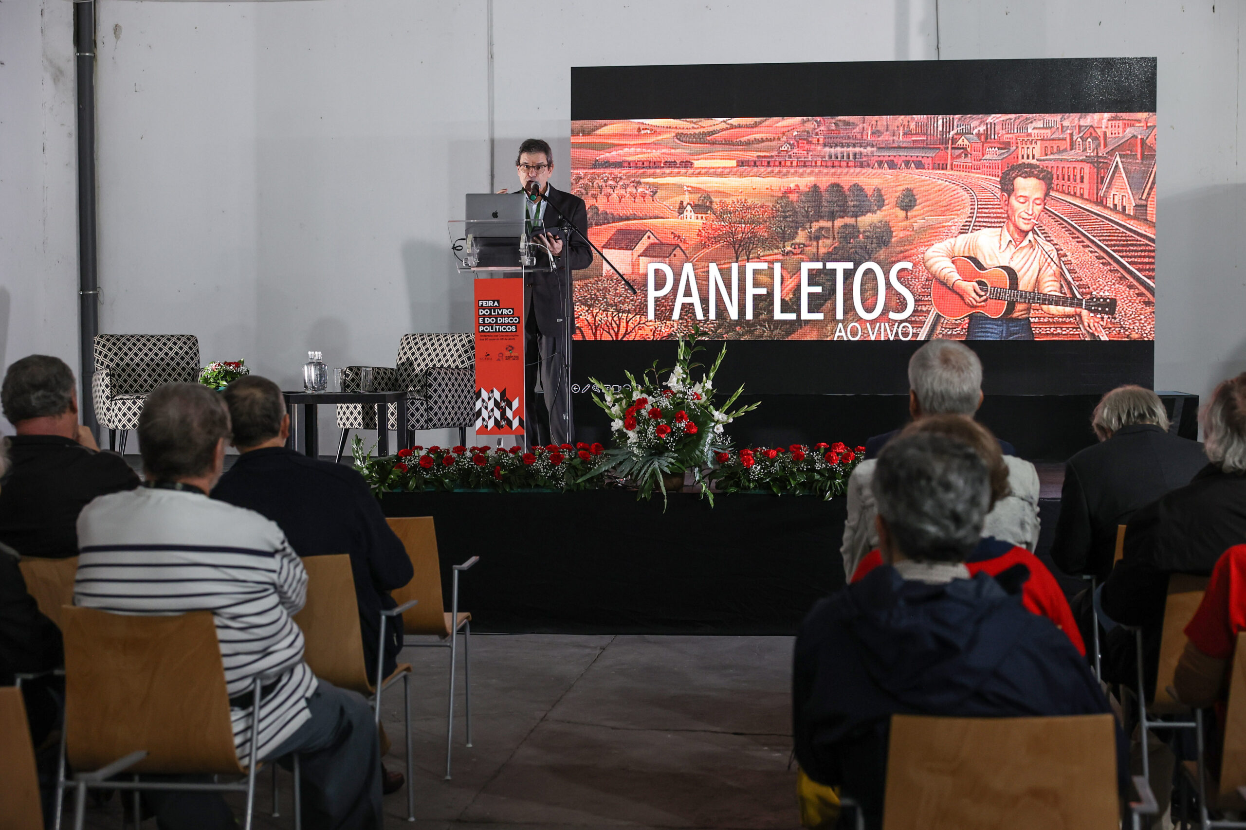 Venham mais Vinte e Cincos | Comemorações dos 50 anos do 25 de Abril - Feira do Livro e do Disco Políticos