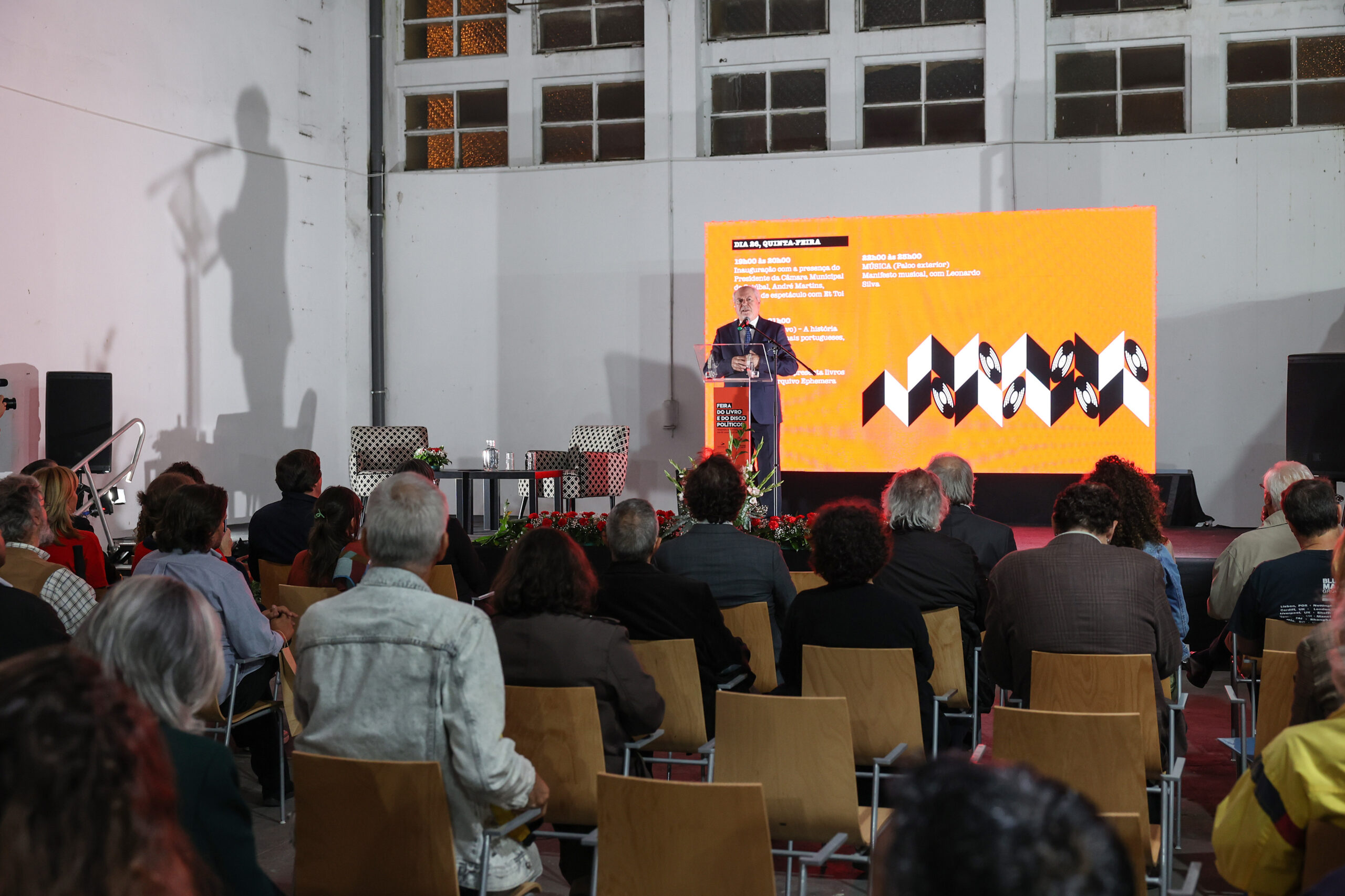 Venham mais Vinte e Cincos | Comemorações dos 50 anos do 25 de Abril - Feira do Livro e do Disco Políticos