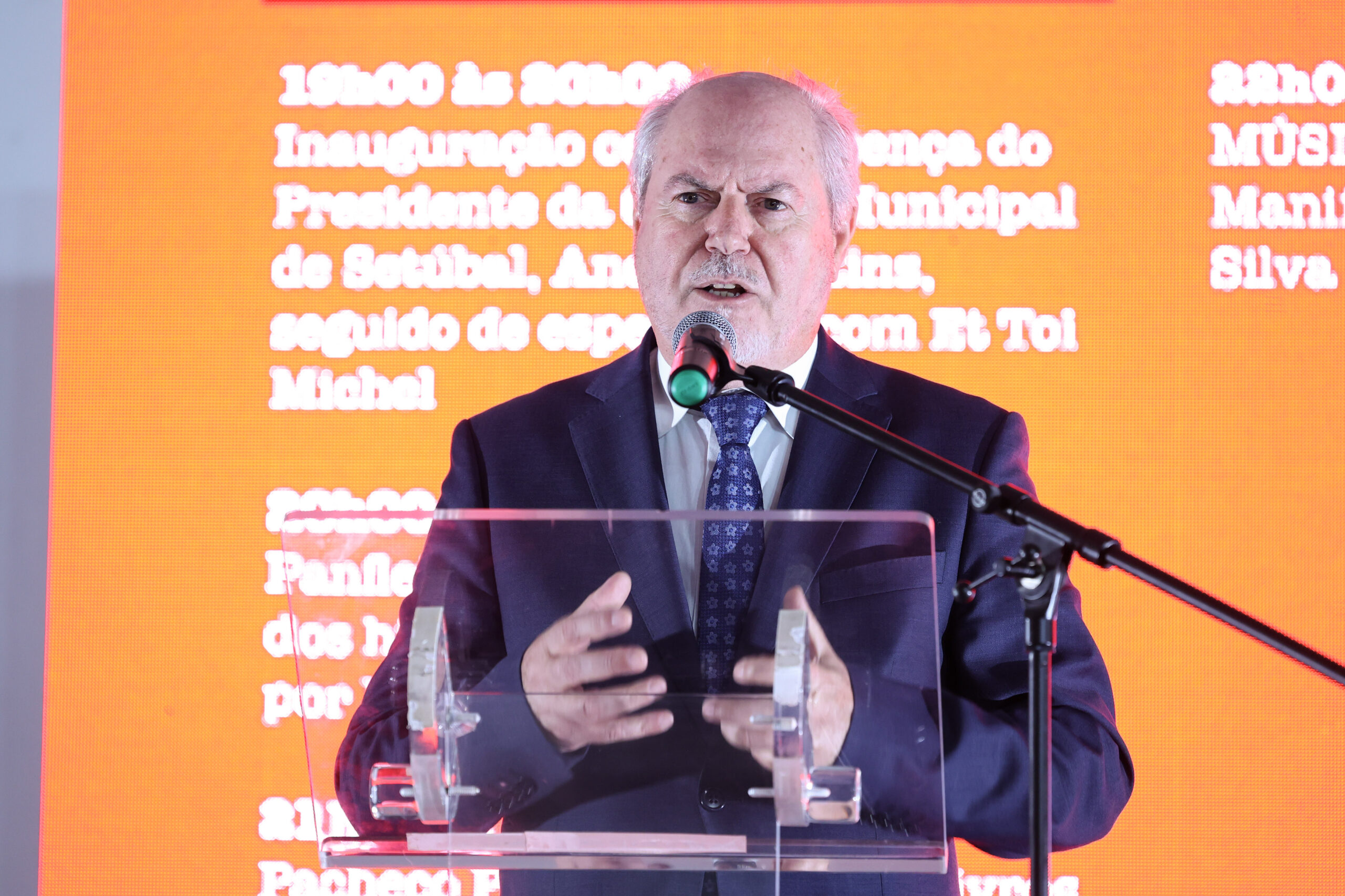 Venham mais Vinte e Cincos | Comemorações dos 50 anos do 25 de Abril - Feira do Livro e do Disco Políticos