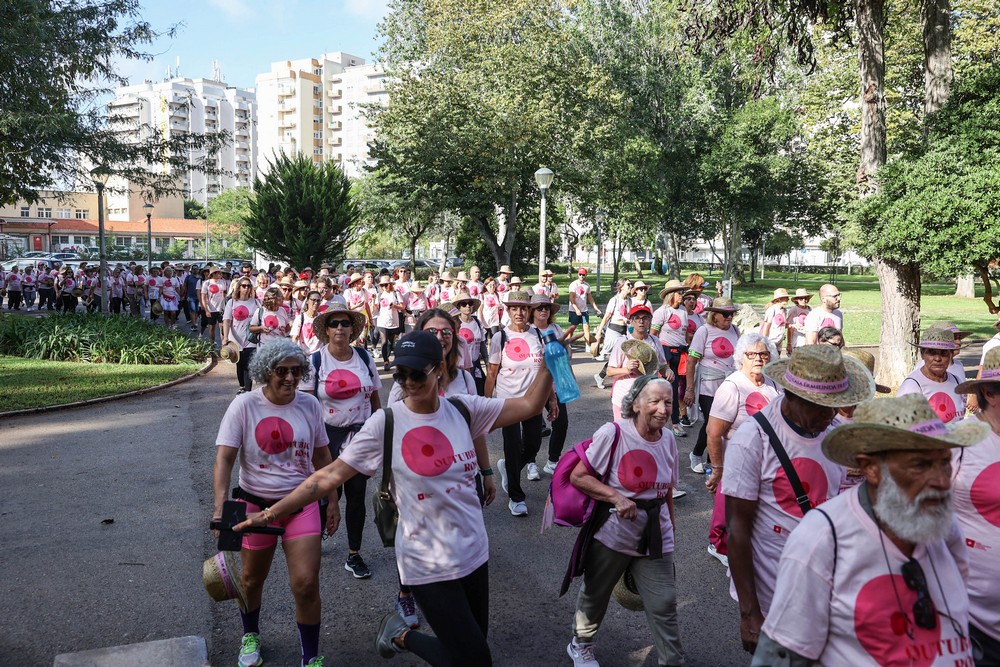 Caminhada solidária de prevenção do cancro da mama