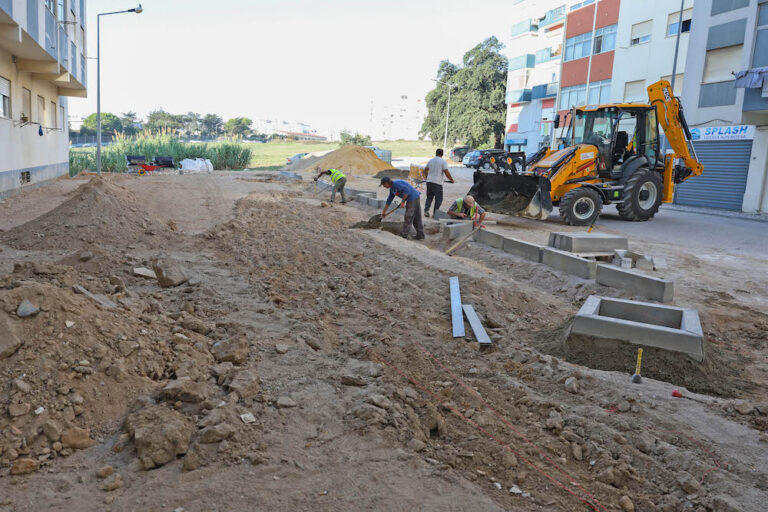 Obra melhora espaço público na Rua dos Atoleiros, no Monte Belo