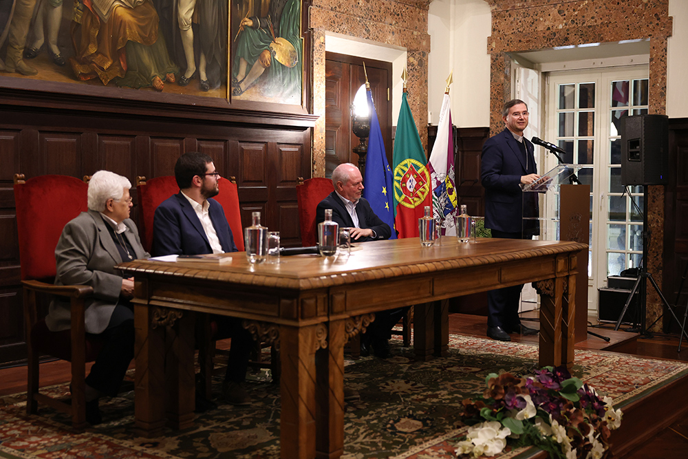 Américo Aguiar - apresentação de livro de João Francisco Gomes