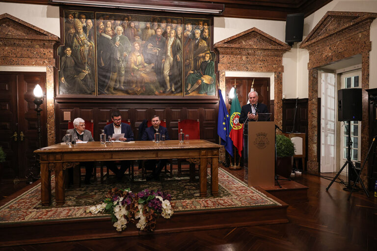 Américo Aguiar - apresentação de livro de João Francisco Gomes