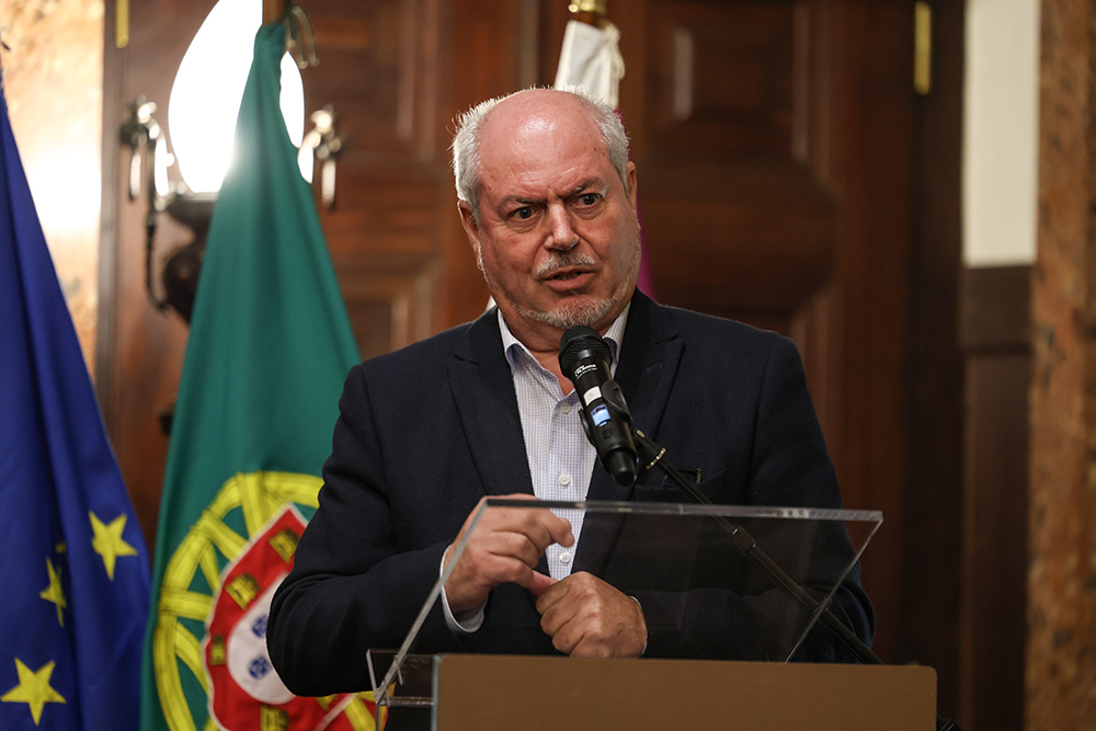 Américo Aguiar - apresentação de livro de João Francisco Gomes