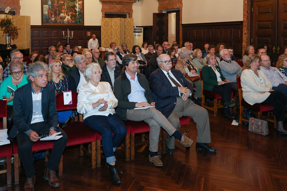 Homenagem a Maria Adelaide Rosado Pinto