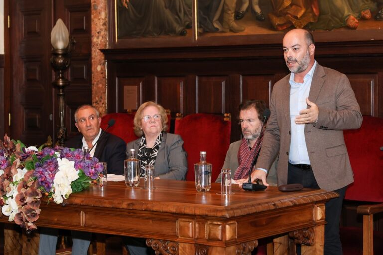 Homenagem a Maria Adelaide Rosado Pinto